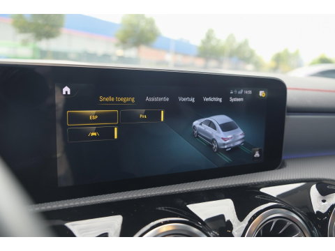 Mercedes-Benz CLA-Klasse CLA250 AMG 224pk Panoramadak Night pakket Widescreen Sfeerverlichting 19" LMV