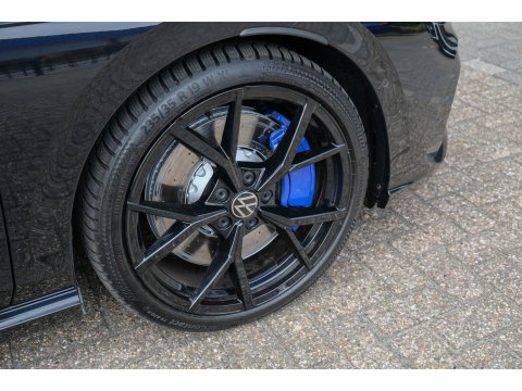 Volkswagen Golf R 2.0 TSI 320pk 8R 4Motion Performance Akrapovic Panoramadak Black edition IQ light DCC Camera