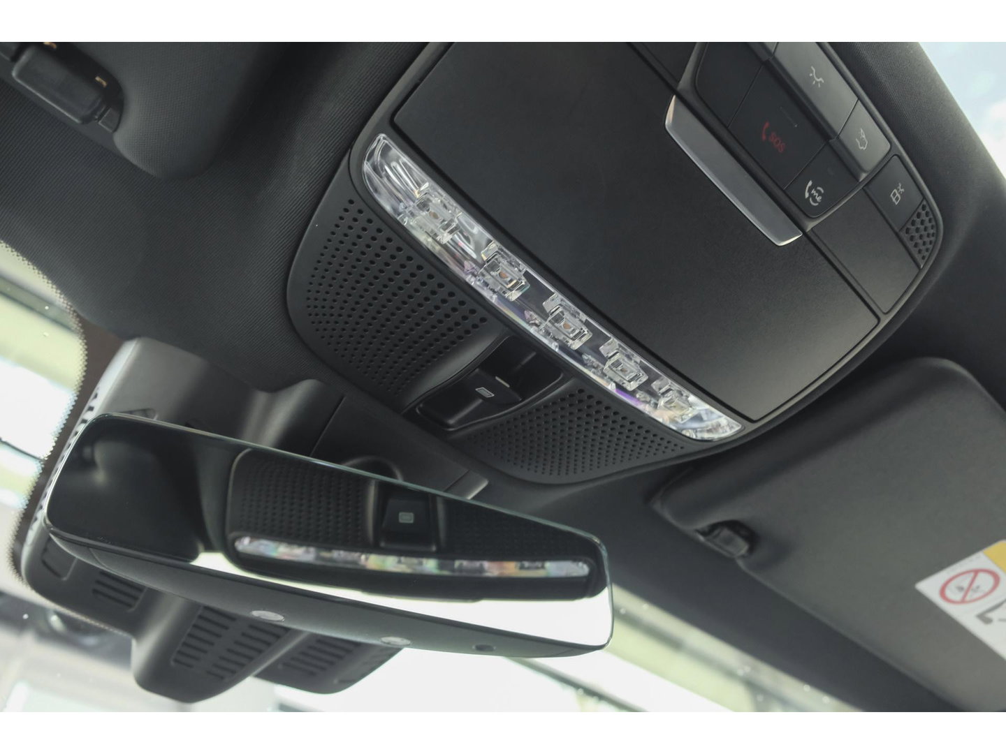 Mercedes-Benz E-Klasse E300e AMG 320pk Panoramadak Burmester Widescreen Leder NLauto 1e Eigenaar!