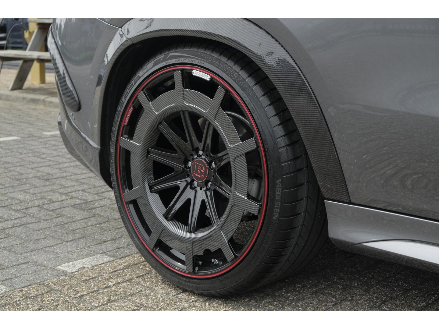 Mercedes-Benz GLE Coupé GLE450d AMG 390pk Brabus Rocket 900 Panoramadak *BTW* Trekhaak Night pakket Widescreen Luchtvering 1e eigenaar! 24" LMV