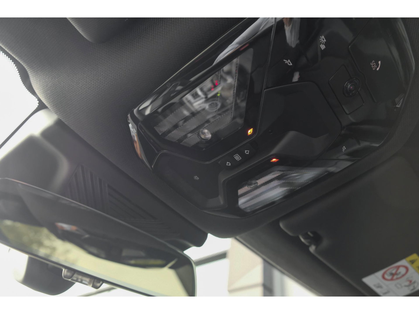 BMW 5 Serie Touring 550e 490pk M-sport xDrive Panoramadak *BTW* Bowers&Wilkins Trekhaak Head-up M-perfomance look