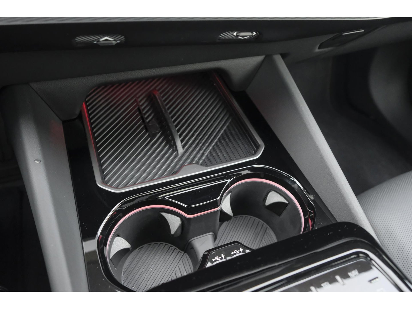 BMW 5 Serie Touring 550e 490pk M-sport xDrive Panoramadak *BTW* Bowers&Wilkins Trekhaak Head-up M-perfomance look