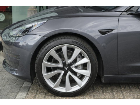 Tesla Model 3 Long Range 351pk AWD 75 kWh *BTW* *SOH 85%* Panoramadak 19" LMV Sport Autopilot