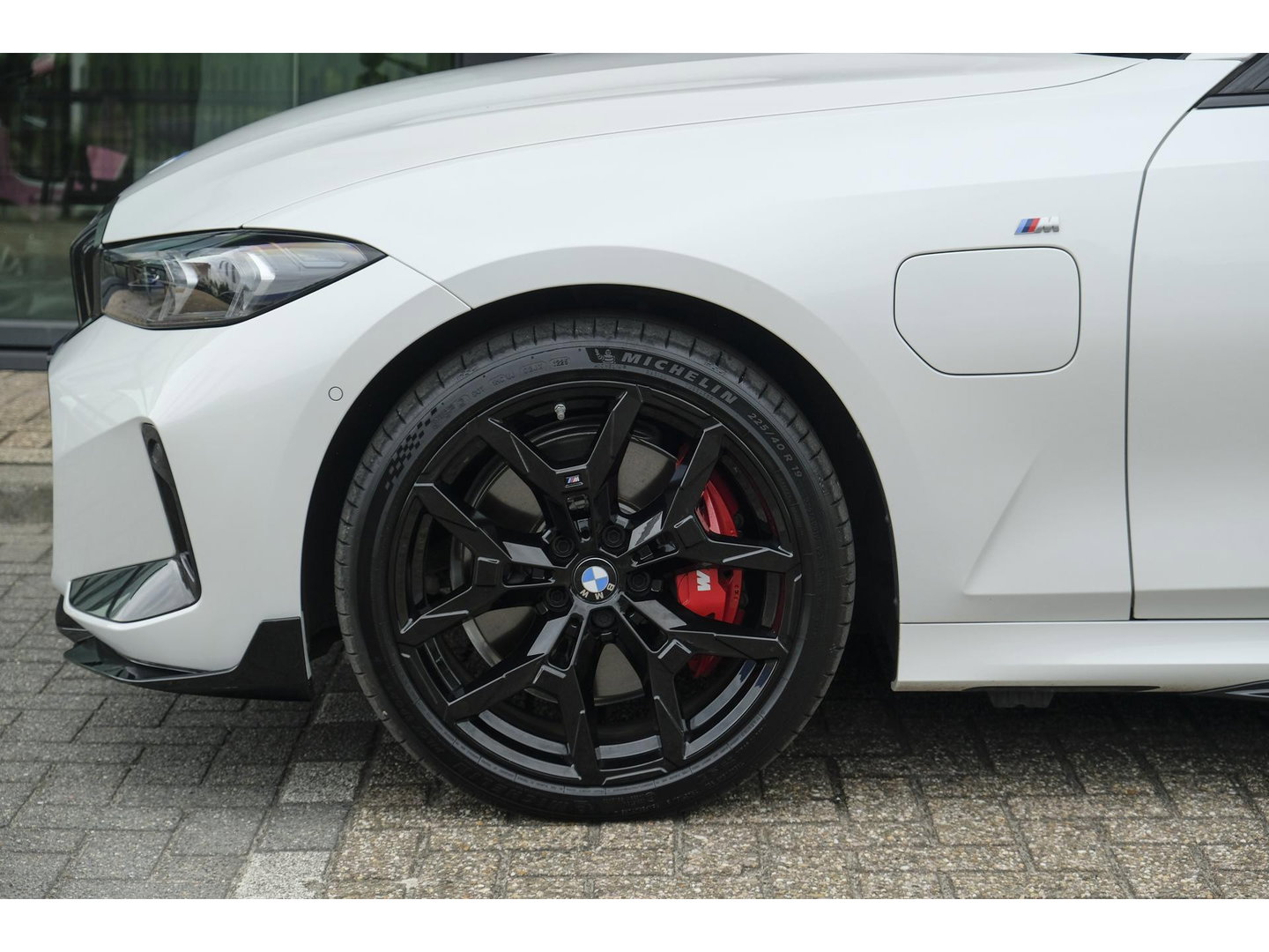 BMW 3 Serie Touring 330e xDrive M-sport M3 stoelen Panoramadak *SOH 98%* Memory *BTW* Black pack NLauto 19" LMV