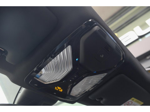 BMW 3 Serie Touring 330e xDrive M-sport M3 stoelen Panoramadak *SOH 98%* Memory *BTW* Black pack NLauto 19" LMV
