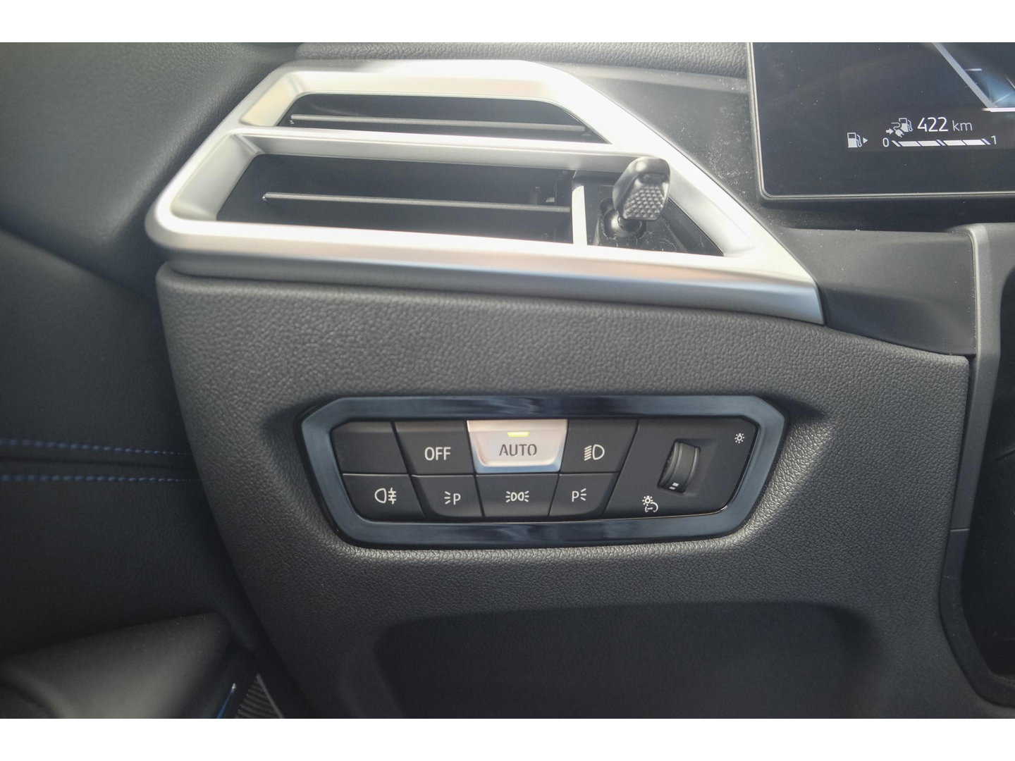 BMW 3 Serie Touring 330e xDrive M-sport M3 stoelen Panoramadak *SOH 98%* Memory *BTW* Black pack NLauto 19" LMV