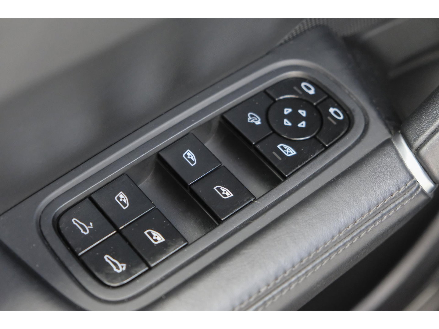 Porsche Cayenne S 2.9 V6 441pk Panoramadak Luchvering Matrix led Comfortstoelen Memory Camera 21" LMV