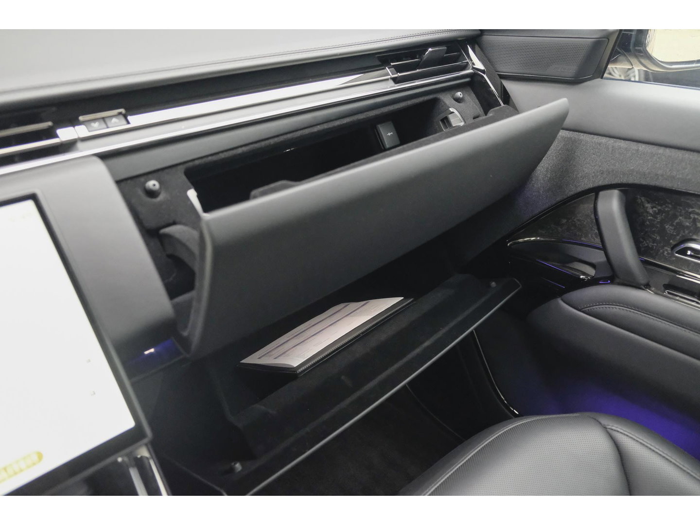 Land Rover Range Rover Sport D350 350pk Autobiography Panoramadak Massage Stoelkoeling Meridian 3d Trekhaak 23" LMV
