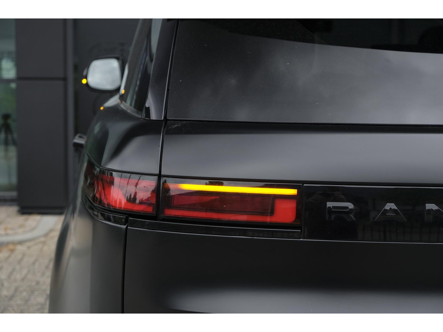 Land Rover Range Rover Sport D350 350pk Autobiography Panoramadak Massage Stoelkoeling Meridian 3d Trekhaak 23" LMV