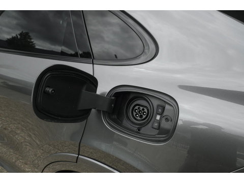 Porsche Cayenne Coupé 4.0 V8 Turbo S 680pk E-Hybrid Panoramadak 4-wielsturing *SOH 94%* Trekhaak PDCC BOMVOL 1e Eigenaar NLauto 22" LMV