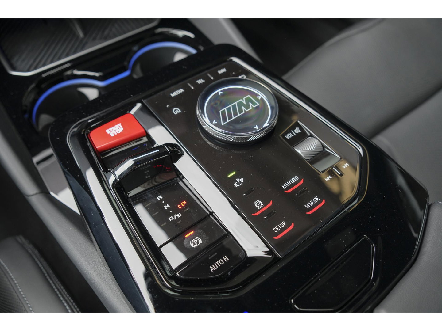 BMW M5 Touring V8 727pk Hybrid Panoramadak Keramisch Full carbon pack *BTW* NLauto VOL VOL VOL!!!