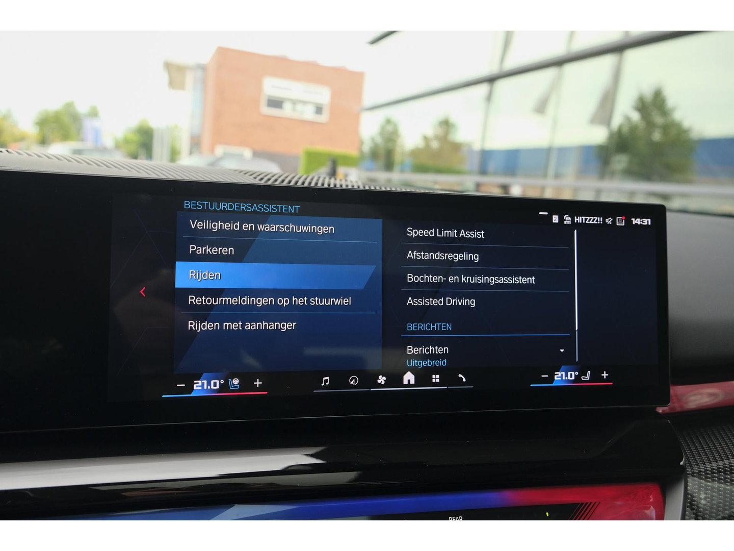 BMW M5 Touring V8 727pk Hybrid Panoramadak Keramisch Full carbon pack *BTW* NLauto VOL VOL VOL!!!