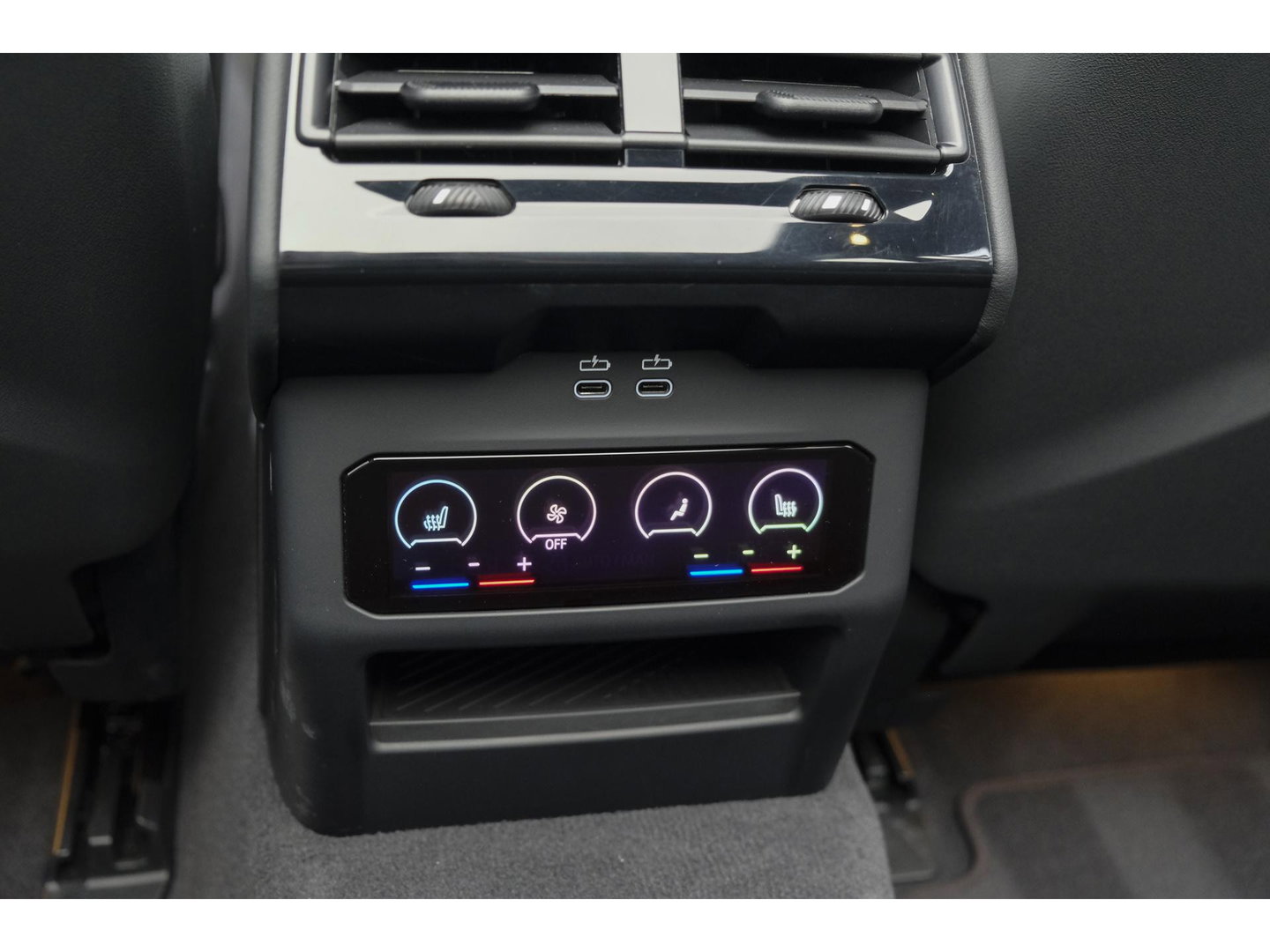 BMW M5 Touring V8 727pk Hybrid Panoramadak Keramisch Full carbon pack *BTW* NLauto VOL VOL VOL!!!