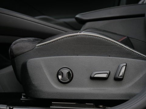 Škoda Enyaq iV 80 SPORTLINE/ ADAPTIVE/ ELEKT. KLEP/ ELEKT. STOEL/ SOH 97%