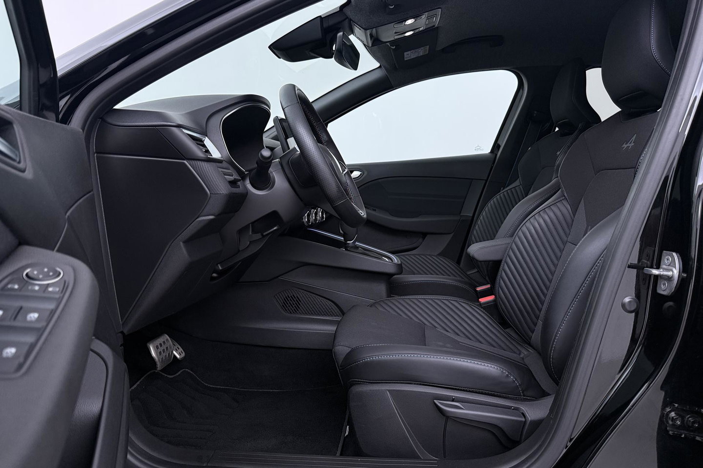 Renault Clio 1.6 E-Tech Full Hybrid 145 Esprit Alpine | Bose | Camera | BLIS | Stoel+Stuurverwarming | PDC V+A | Navigatie | Getint glas