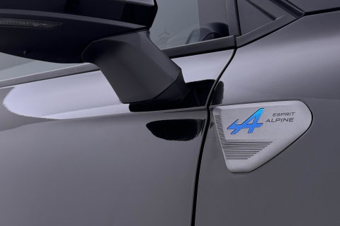 Renault Clio 1.6 E-Tech Full Hybrid 145 Esprit Alpine | Bose | Camera | BLIS | Stoel+Stuurverwarming | PDC V+A | Navigatie | Getint glas