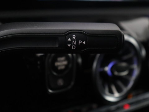 Mercedes-Benz A-Klasse 200 Business Solution AMG | Pano.Dak | Camera | Navigatie | Apple Carplay | LED