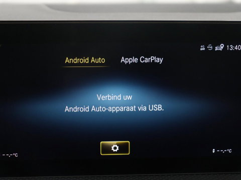 Mercedes-Benz A-Klasse 200 Business Solution AMG | Pano.Dak | Camera | Navigatie | Apple Carplay | LED