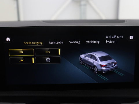Mercedes-Benz A-Klasse 200 Business Solution AMG | Pano.Dak | Camera | Navigatie | Apple Carplay | LED