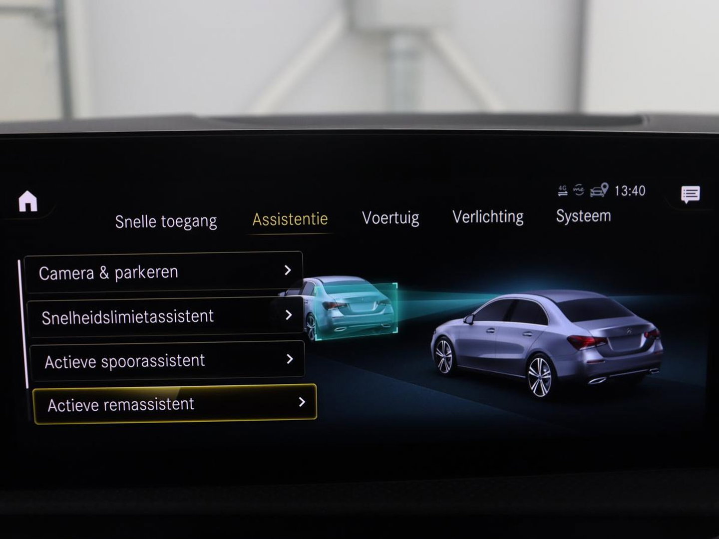 Mercedes-Benz A-Klasse 200 Business Solution AMG | Pano.Dak | Camera | Navigatie | Apple Carplay | LED