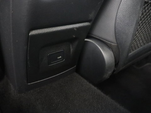 Mercedes-Benz A-Klasse 200 Business Solution AMG | Pano.Dak | Camera | Navigatie | Apple Carplay | LED