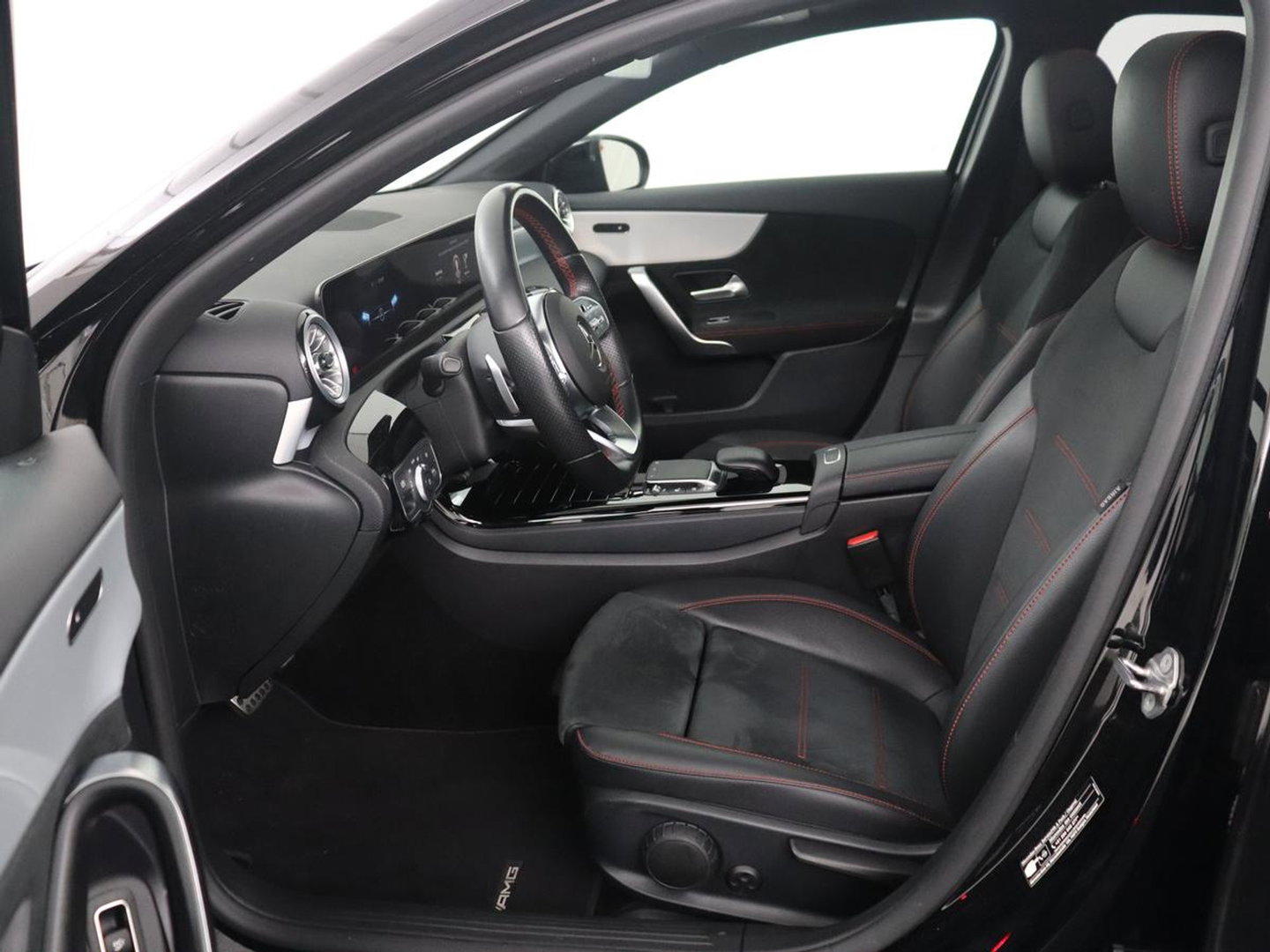 Mercedes-Benz A-Klasse 200 Business Solution AMG | Pano.Dak | Camera | Navigatie | Apple Carplay | LED