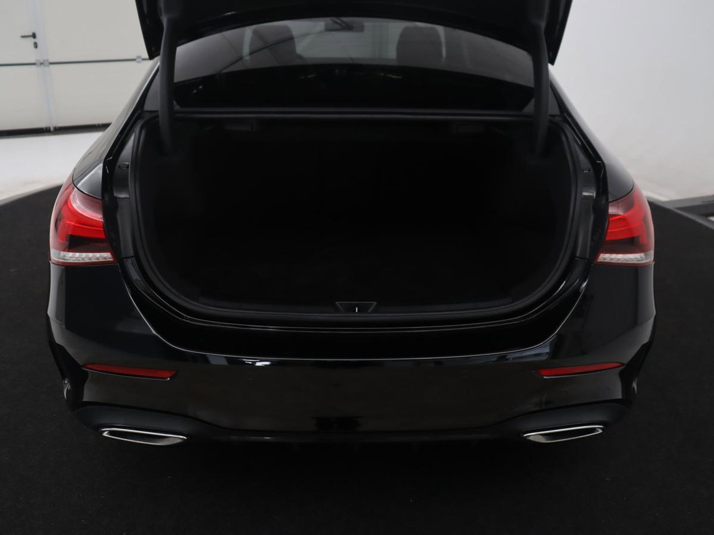 Mercedes-Benz A-Klasse 200 Business Solution AMG | Pano.Dak | Camera | Navigatie | Apple Carplay | LED