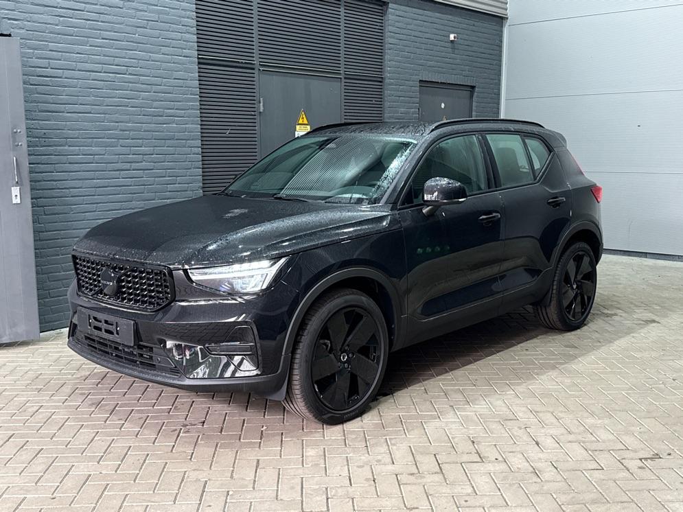 Volvo XC40 2.0 B3 Plus Black Edition | Harman/Kardon | Camera | Stoel+Stuurverwarming | Memory | Keyless | 20 Inch