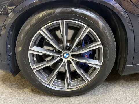 BMW X5 XDrive45e High Executive, Pano, 20"LM, Adptieve Cruise, HuD, Harman Kardon, Luchtvering, Stoel-Stuur en Achterbank verw.