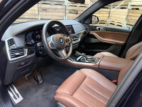 BMW X5 XDrive45e High Executive, Pano, 20"LM, Adptieve Cruise, HuD, Harman Kardon, Luchtvering, Stoel-Stuur en Achterbank verw.