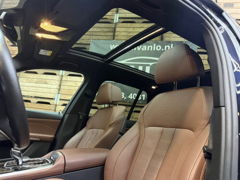 BMW X5 XDrive45e High Executive, Pano, 20"LM, Adptieve Cruise, HuD, Harman Kardon, Luchtvering, Stoel-Stuur en Achterbank verw.