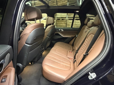 BMW X5 XDrive45e High Executive, Pano, 20"LM, Adptieve Cruise, HuD, Harman Kardon, Luchtvering, Stoel-Stuur en Achterbank verw.