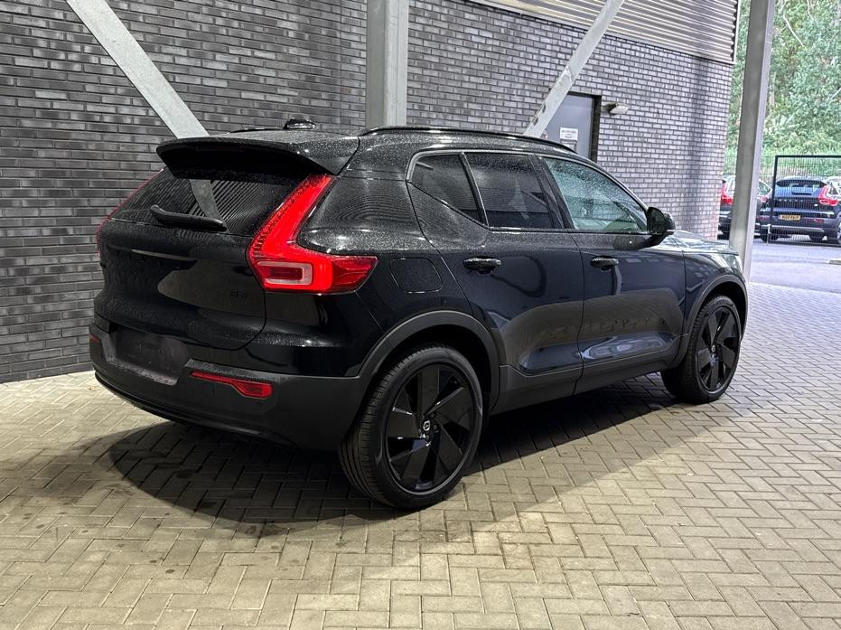 Volvo XC40 2.0 B3 Plus Black Edition | Harman/Kardon | Pilot Assist | Camera | BLIS | Memory | Stoel+Stuurverwarming | Keyless | ACC | 20 Inch