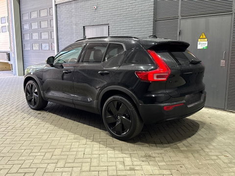 Volvo XC40 2.0 B3 Plus Black Edition | Harman/Kardon | Pilot Assist | Camera | BLIS | Memory | Stoel+Stuurverwarming | Keyless | ACC | 20 Inch