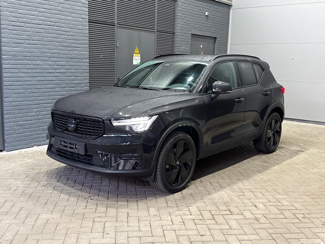Volvo XC40 2.0 B3 Plus Black Edition | Harman/Kardon | Pilot Assist | Camera | BLIS | Memory | Stoel+Stuurverwarming | Keyless | ACC | 20 Inch