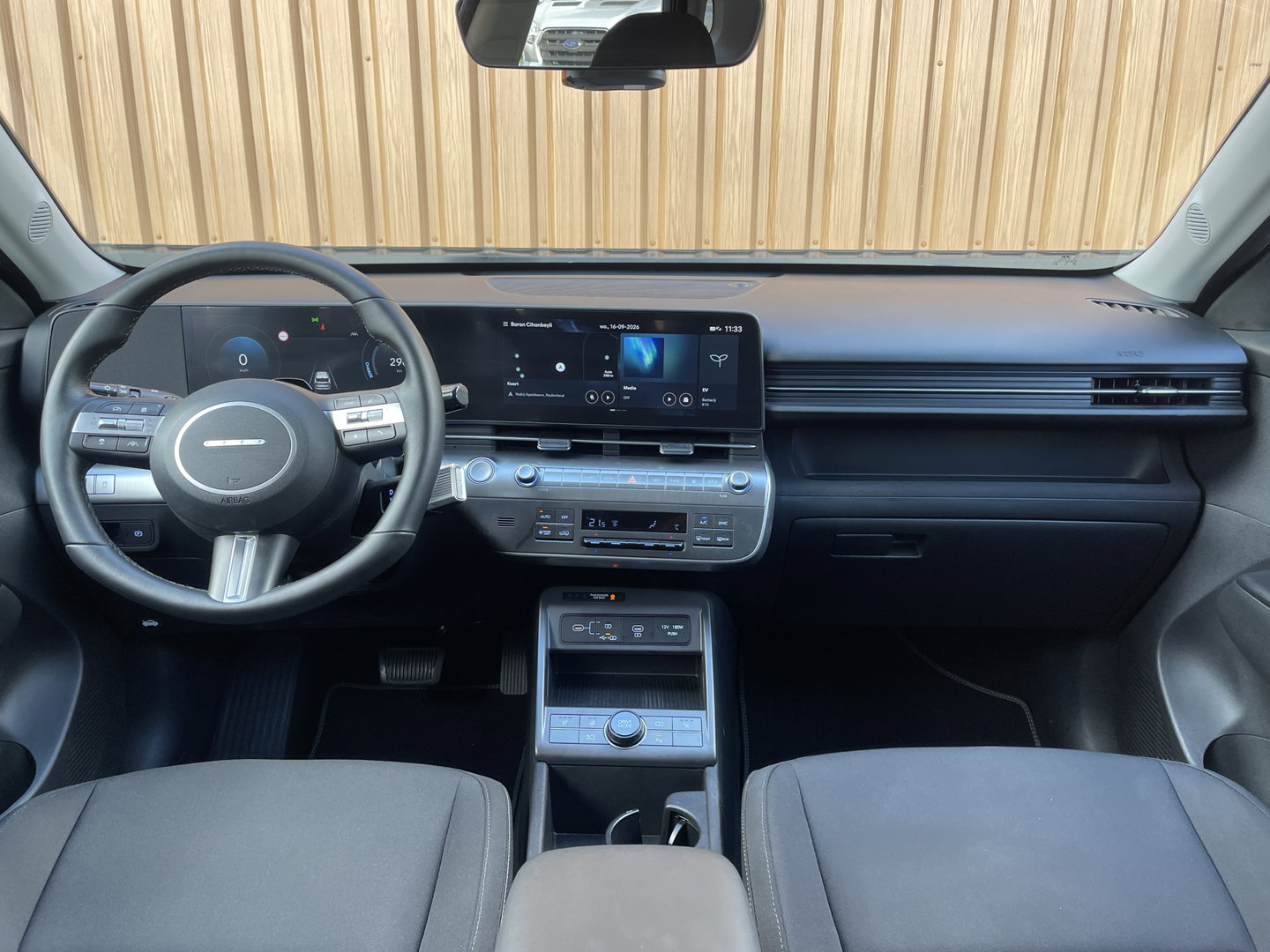 Hyundai KONA Electric Standard Range Pure Edition 48.6 kWh | Draadloze Apple Carplay | Android Auto | Rijmodus Regeling | Lane Assist | Stuurwielverwarming |