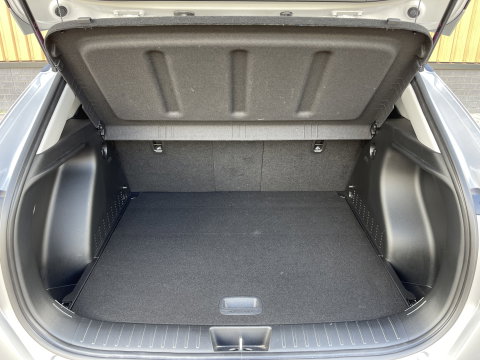 Hyundai KONA Electric Standard Range Pure Edition 48.6 kWh | Draadloze Apple Carplay | Android Auto | Rijmodus Regeling | Lane Assist | Stuurwielverwarming |