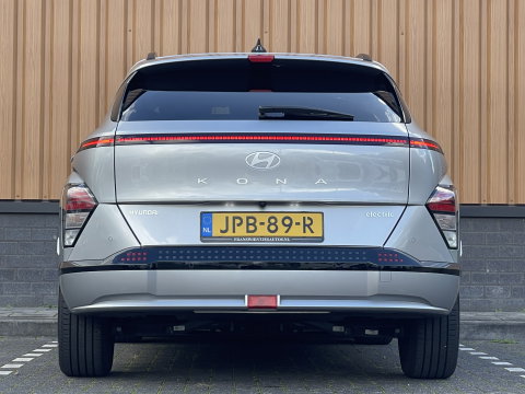 Hyundai KONA Electric Standard Range Pure Edition 48.6 kWh | Draadloze Apple Carplay | Android Auto | Rijmodus Regeling | Lane Assist | Stuurwielverwarming |