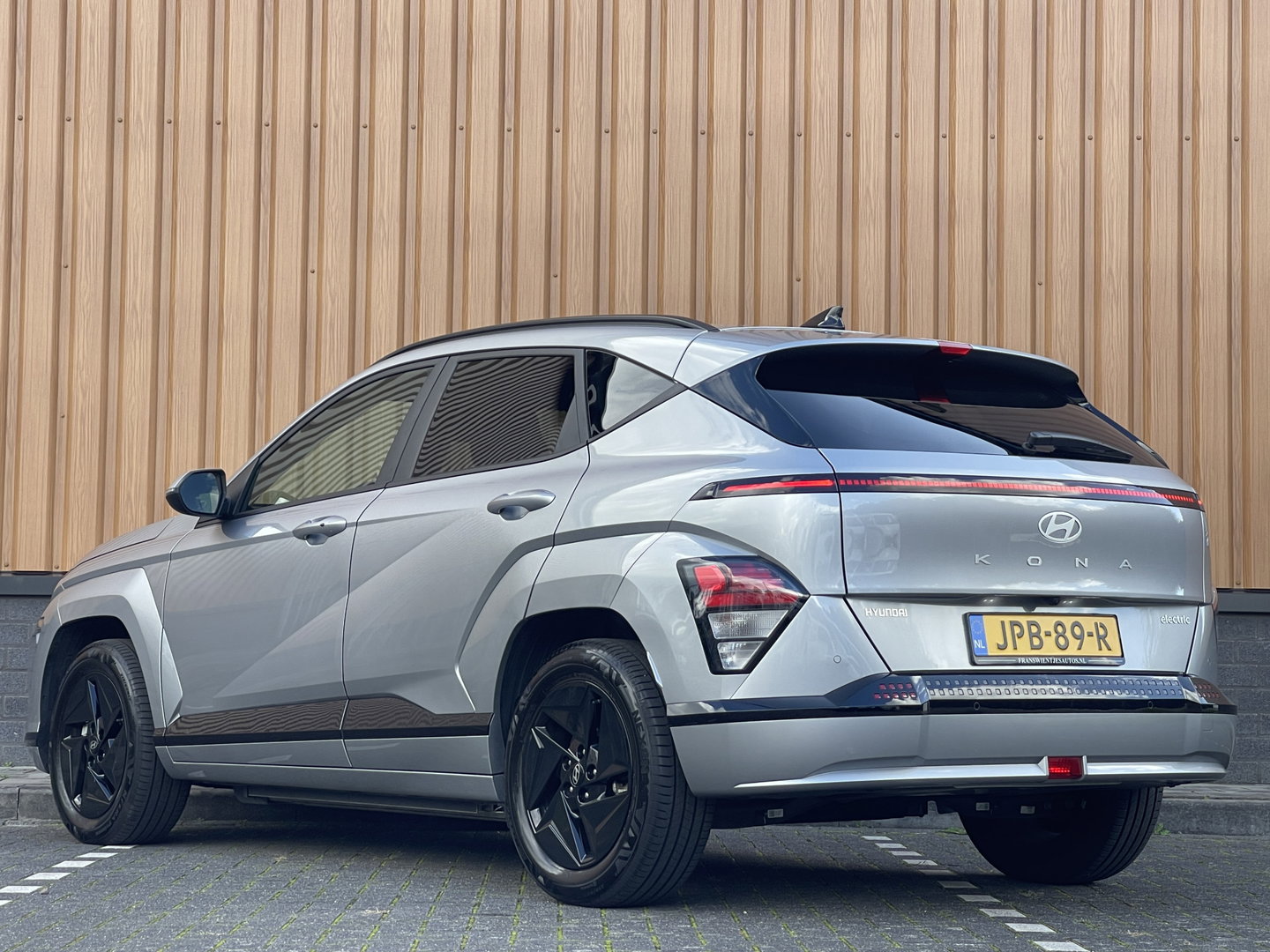 Hyundai KONA Electric Standard Range Pure Edition 48.6 kWh | Draadloze Apple Carplay | Android Auto | Rijmodus Regeling | Lane Assist | Stuurwielverwarming |