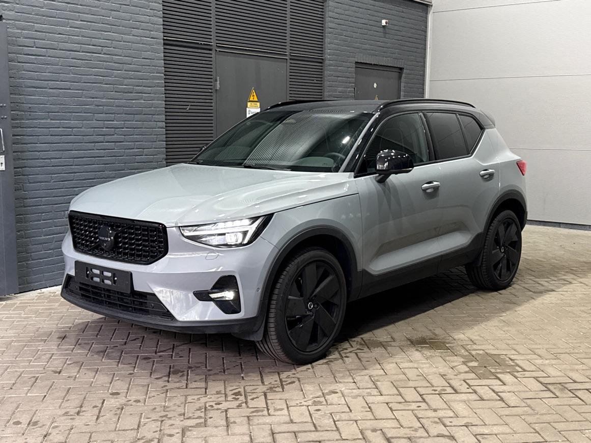 Volvo XC40 2.0 B3 Plus Black Edition | Harman/Kardon | 360° Camera | Pilot Assist | BLIS | Stoel+Stuurverwarming | Pixel-LED | Memory | ACC | 20 Inch