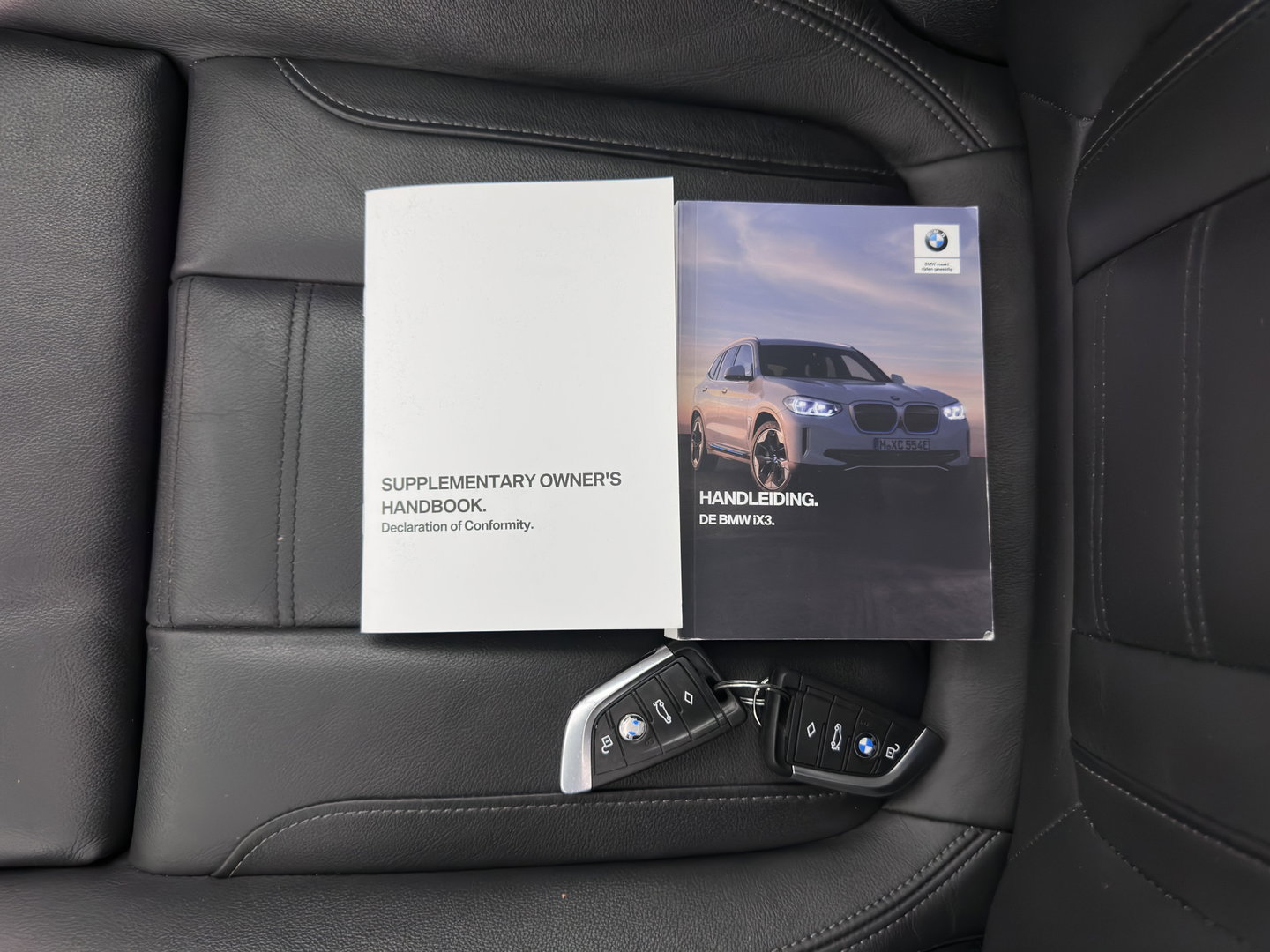 BMW iX3 High Executive 80 kWh (INCL-BTW) *AUT | PANO | LEATHER SPORT | ADAPTIVE-CRUISE | FULL-LED | BLIND-SPOT | MEMORY-PACK | DIGI-COCKPIT | HEATED-COMFORTSEATS | KEYLESS | CAMERA | DAB+ | TOWBAR | 20''ALU*