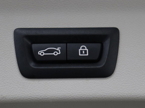 BMW X3 xDrive20i High Executive | Trekhaak | Stoelverwarming | Pano.Dak | Keyless Entry |