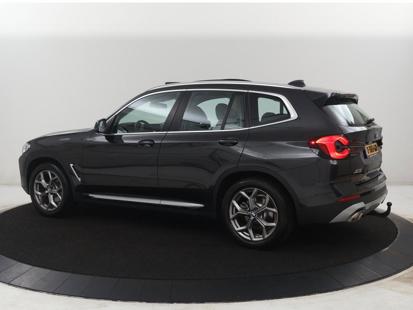 BMW X3 xDrive20i High Executive | Trekhaak | Stoelverwarming | Pano.Dak | Keyless Entry |
