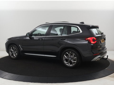 BMW X3 xDrive20i High Executive | Trekhaak | Stoelverwarming | Pano.Dak | Keyless Entry |