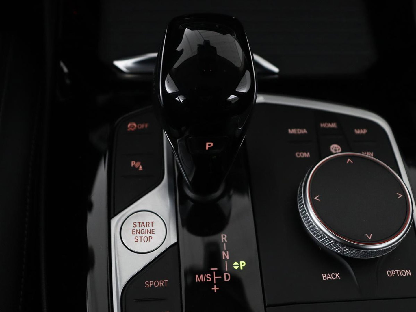 BMW X3 xDrive20i High Executive | Trekhaak | Stoelverwarming | Pano.Dak | Keyless Entry |