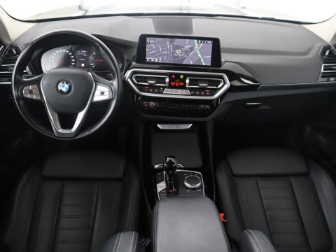 BMW X3 xDrive20i High Executive | Trekhaak | Stoelverwarming | Pano.Dak | Keyless Entry |