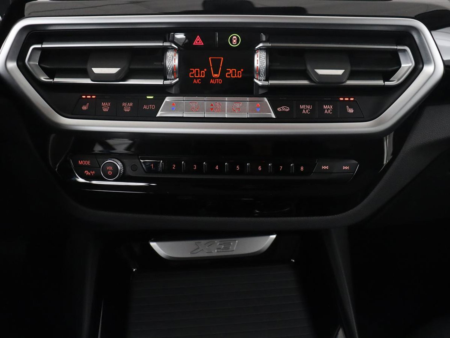 BMW X3 xDrive20i High Executive | Trekhaak | Stoelverwarming | Pano.Dak | Keyless Entry |
