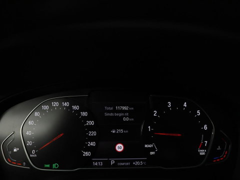 BMW X3 xDrive20i High Executive | Trekhaak | Stoelverwarming | Pano.Dak | Keyless Entry |