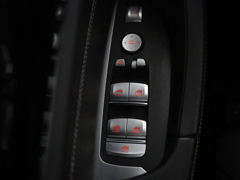 BMW X3 xDrive20i High Executive | Trekhaak | Stoelverwarming | Pano.Dak | Keyless Entry |
