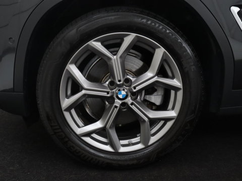 BMW X3 xDrive20i High Executive | Trekhaak | Stoelverwarming | Pano.Dak | Keyless Entry |